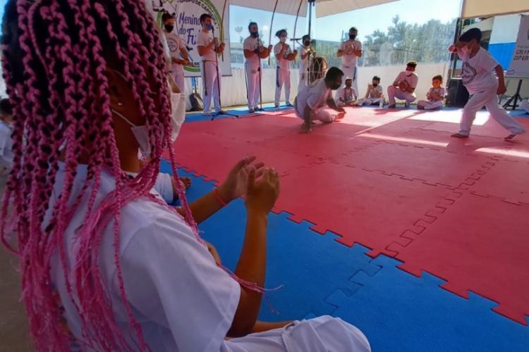 Meninos do Futuro realizam 16º batizado de capoeira