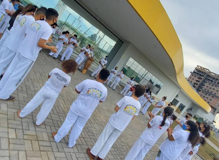 SCFV da Casa da Fraternidade e SCFV do CRAS realizam apresentação de Capoeira