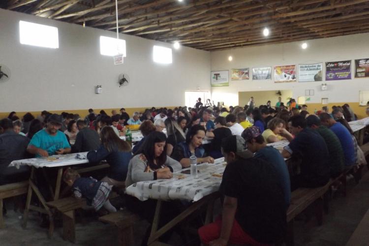 Comunidade de Araranguá prestigiou Bingo em prol da Casa da Fraternidade